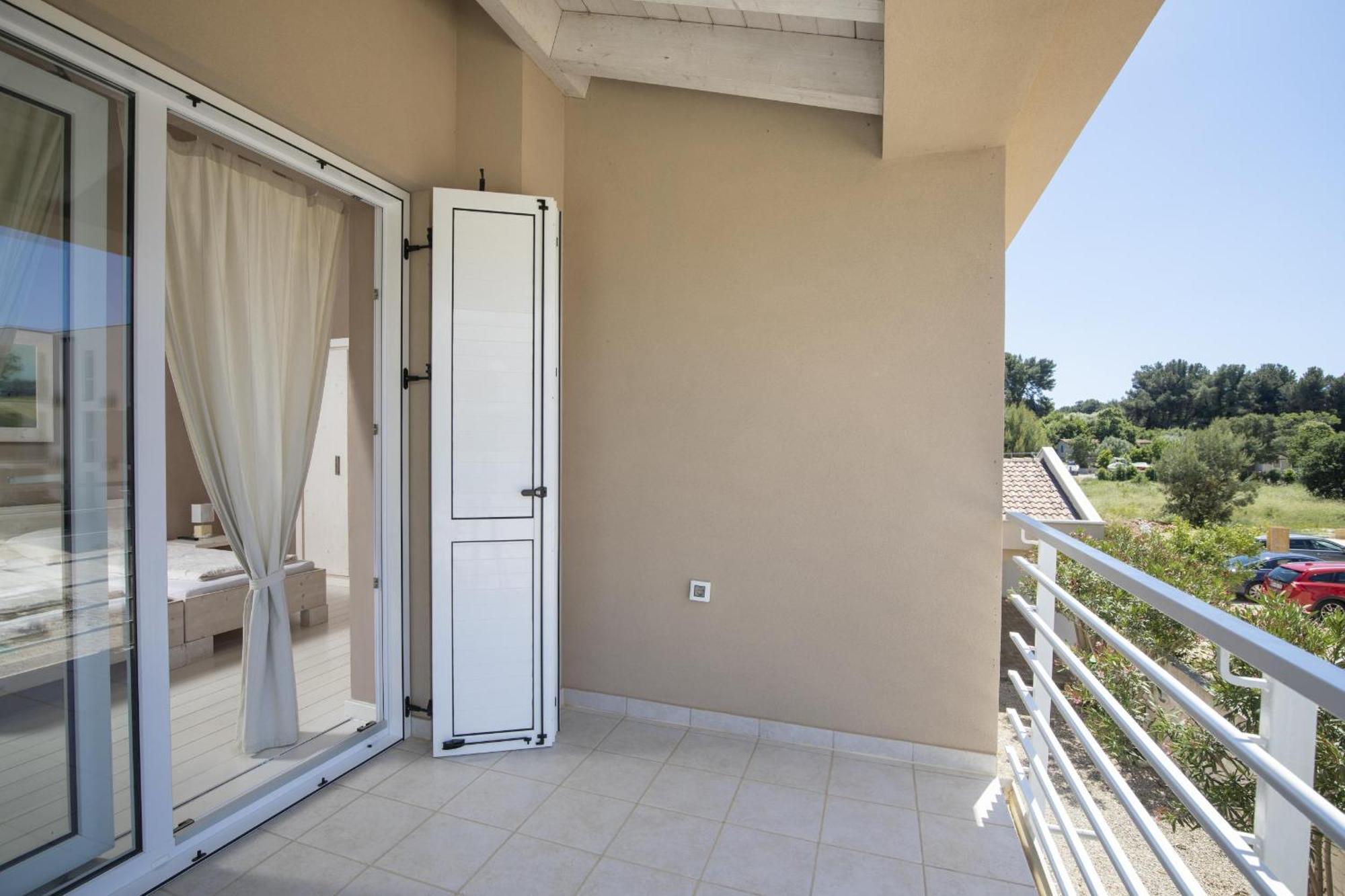 Villa Bella - Beautiful And Modern House With Pool, Souna, Jacuzzi & Playground, Liznjan - Istra Eksteriør bilde